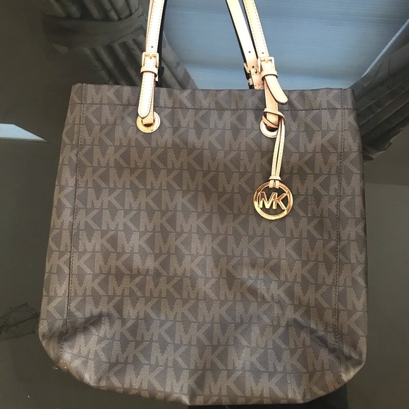 Michael Kors Handbags - Michael Kors Large Tote Bag